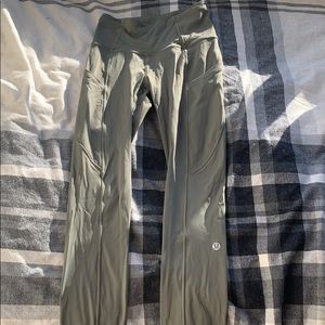 Hi! I am selling my new lulus.